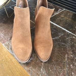 steve madden aker bootie cognac